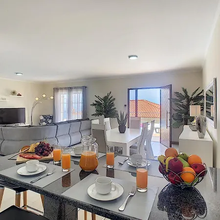 Casa Mes Amis By Lovelystay Relogio do Poiso