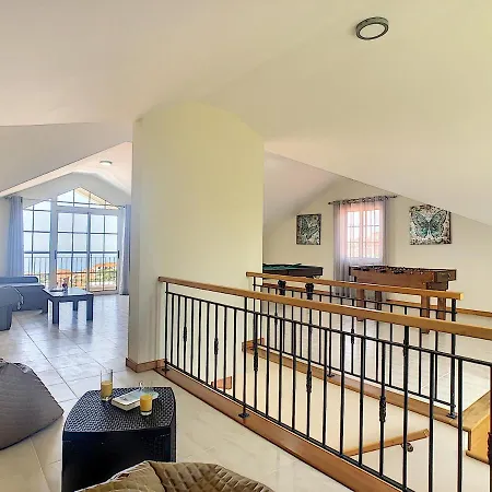 Vakantiehuis Casa Mes Amis By Lovelystay Relogio do Poiso