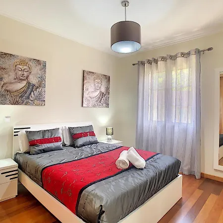 Holiday home Casa Mes Amis By Lovelystay Relogio do Poiso